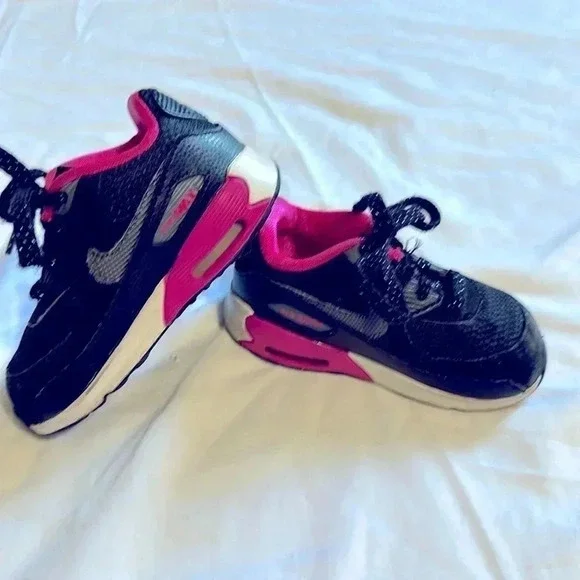 Nike air max toddler size 5.5C black pink lace up