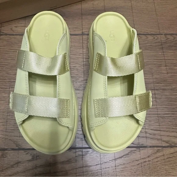 UGG Goldenglow Slide YOUTH 5 or Women’s 6.5/7 NIB