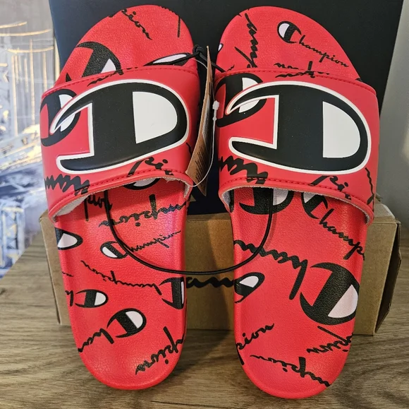 Champion Youth IPO Warped Slides, NWT Size 6