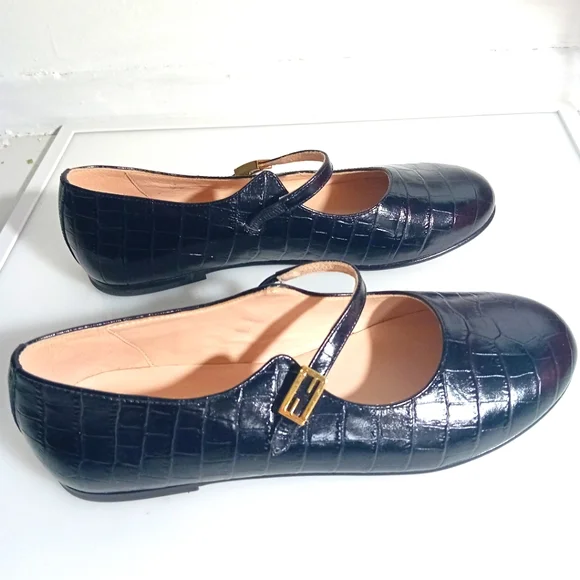 FENDI New Kids cute Black Leather Shoes in size 36 100% Authentic