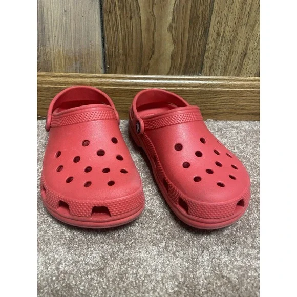 Crocs Red Unisex Youth Slip On Sandals Ultra Light Water Friendly Clogs Junior 3