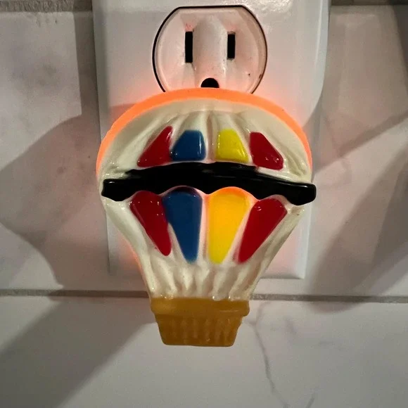 Small World Greetings Night Light 1980 Hot Hair Balloon