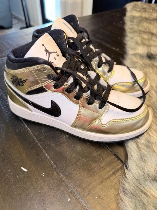 NIKE // Kids Air Jordan Mid Metallic Gold // Size 4Y