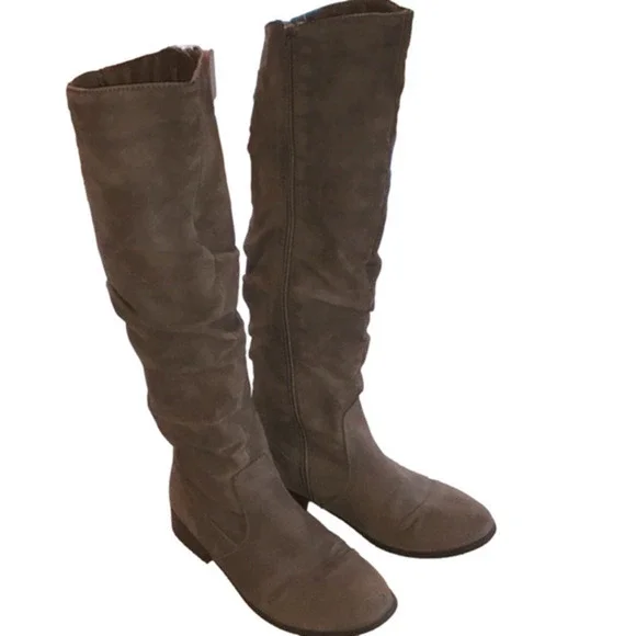 Slouchy Tall Boots Faux Suede in Taupe size 6