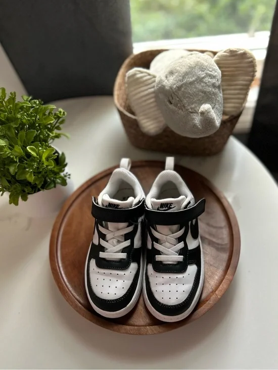 Nike Kids Black and White Low-Top Velcro Sneakers