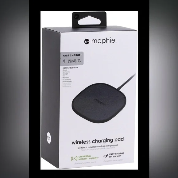 MOPHIR WIRELESS CHARGING PAD. COMPACT UNIVERSAL CHARGING PAD. NEW IN BOX