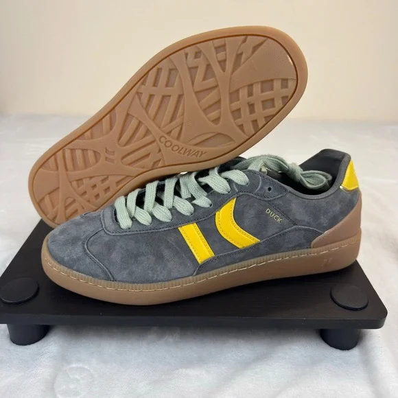 New Coolway Duck Leather Suede Shoes Sneakers Mens 10 US Gray Yellow Gum