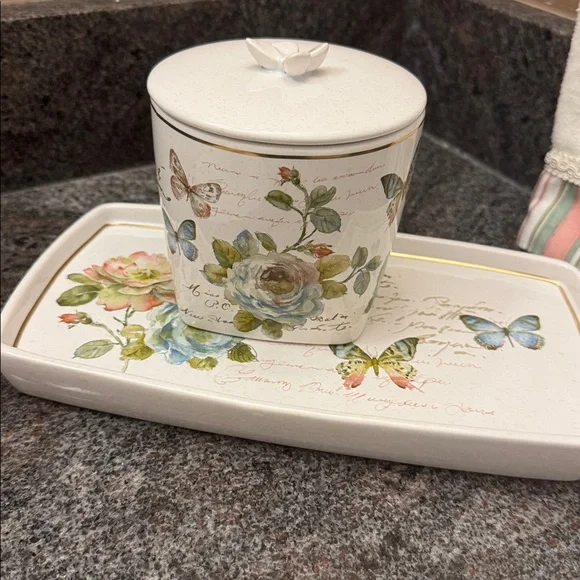 NWT Avanti Butterfly Garden Jar with Avanti Butterfly Garden Tray