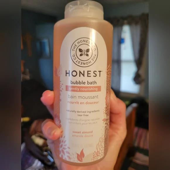 Honest bubble bath sweet almond scent