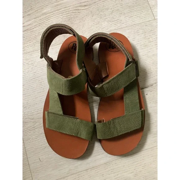 PePe Kids Olive Green Leather Sandals Made in Italy Size 32 EU Hook Loop Straps