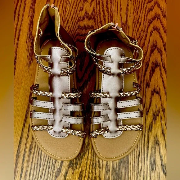 🌹⚜️GLADIATOR⚜️🌹SANDLES w/braided straps & zip closure. SZ 13 ROSEGOLD🌟NWT🌟