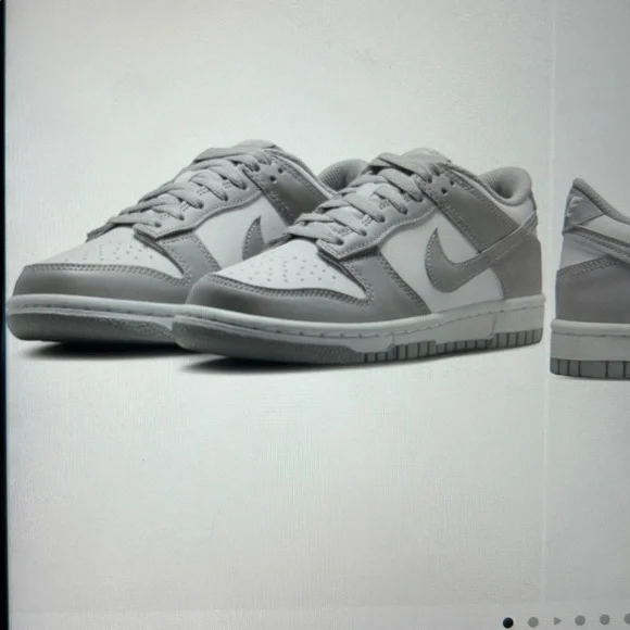 Nike Kids Dunk Low Basketball Sneaker in Grey Combo, 4.5