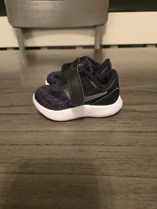 Nike Kids Sneakers in Black with White Sole