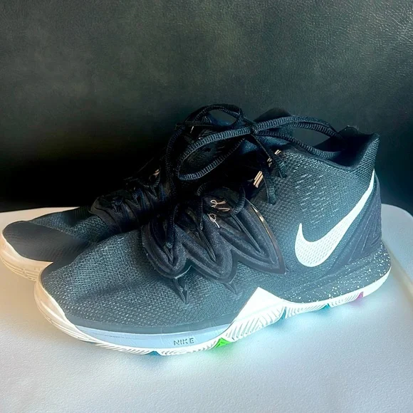 Nike Basketball Shoes, Kyrie 5 (GS), Black Magic, Size 7Y