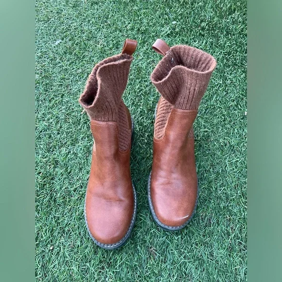 Universal Thread Sock Boots Knit Chelsea Brown Faux Leather Sz(10)
