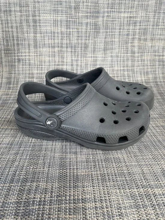 CROCS Kids Classic Clog Slip on sandals in black unisex size 13