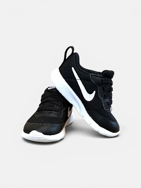 Nike Tanjun EasyOn toddler sneakers Size 6C in black and white