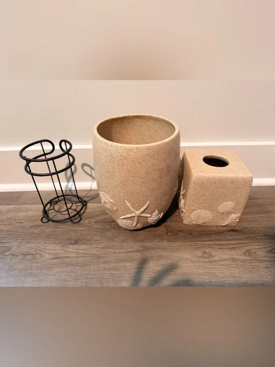 Coastal Sandstone Ceramic Bathroom Set - Seashell Accent