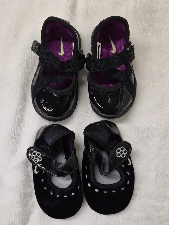 Nike Girls Black Mary Jane Shoes with Purple Insoles And Grey Insoles