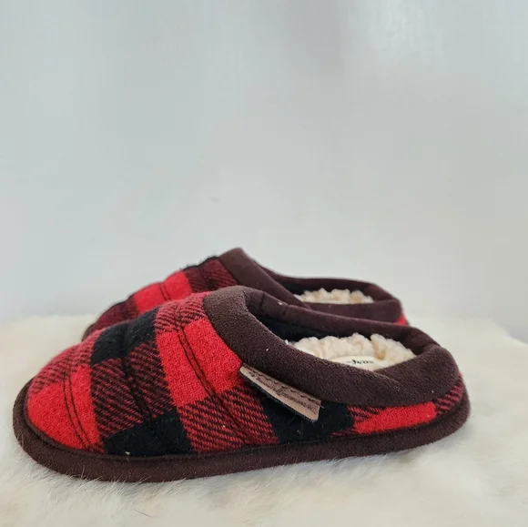 Dearfoam Kids Red & Black Plaid Slippers, Size 9-10