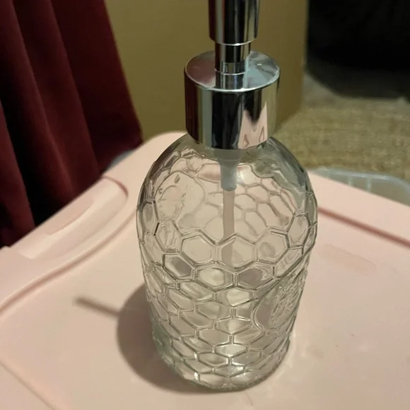 Honeycom glass decor soap dispenser