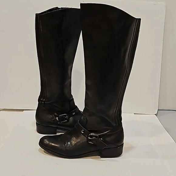 Mee too, Black Kknee Hgh leather boots low heel round toe size 9.5M