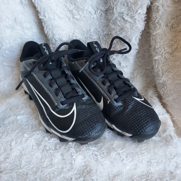 Nike Vapor Edge Shark 2 Youth Football Soccer Cleats Size 1.5 Sporty