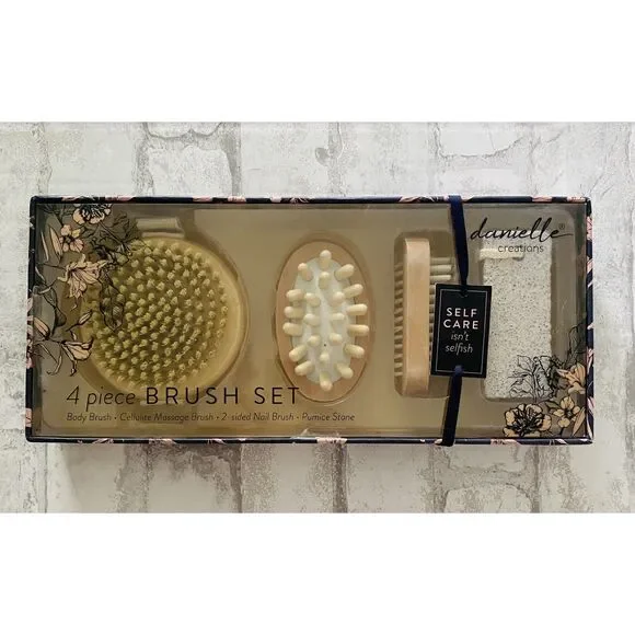 NWT Danielle Creations 4 Piece Bath Body Brush Set Exfoliating Spa Set