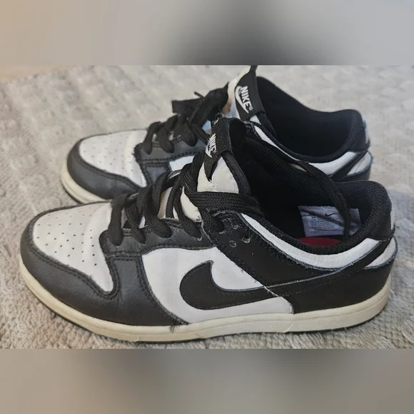 Nike Dunk Pandas Black White Size 2.5 Youth Unisex