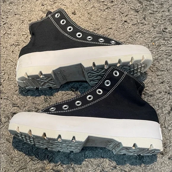 Converse Chuck Taylor platform