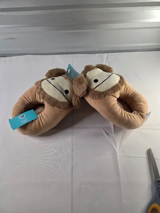 NWT Squishmallows Kids Slippers Size 6-7 Plush Character Bigfoot