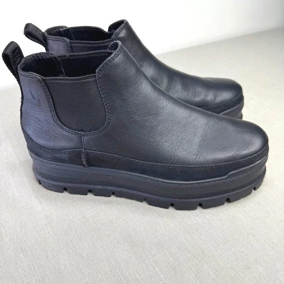 Ugg Merina Platform‎ leather boots Size 9.5 womens