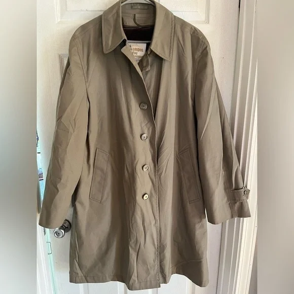 London Fog Men’s Vintage Lined Trench‎ Coat Size 42 Reg. Tan Button Down