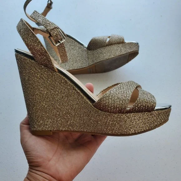 L.Miller Women's Frosted Platform Shoes Size 7.5 M Gold with Clasp Strap‎
