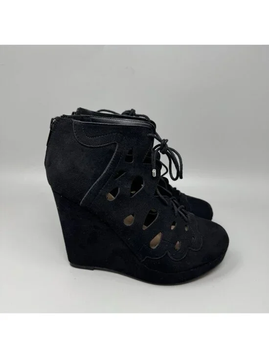 Torrid Black Lace Up Platform Block Heels Closed Toe Size 6 Women’s