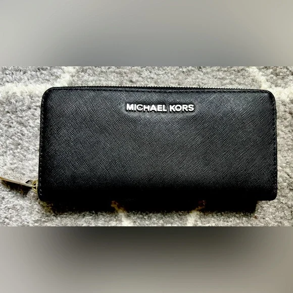 Michael Kors 🖤 Black Leather Wallet EUC