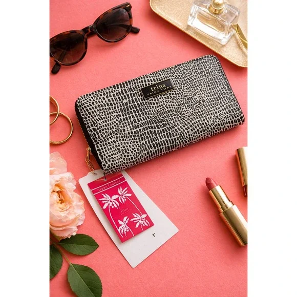 Trina Turk Large Zip Around‎ Gift Boxed Wallet Brown White Croco TTT-2021 NEW