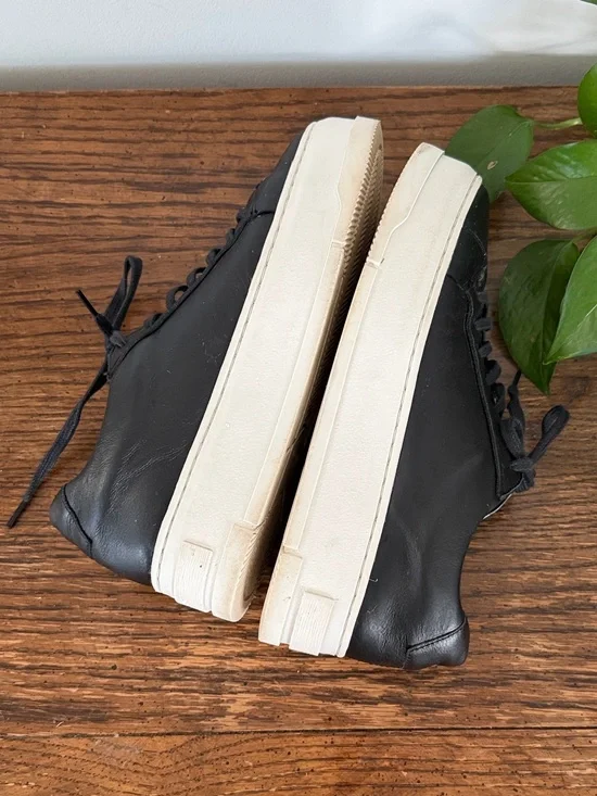 Vagabond Judy Sneaker Black Leather Low-Top with Cream Soles Size 39