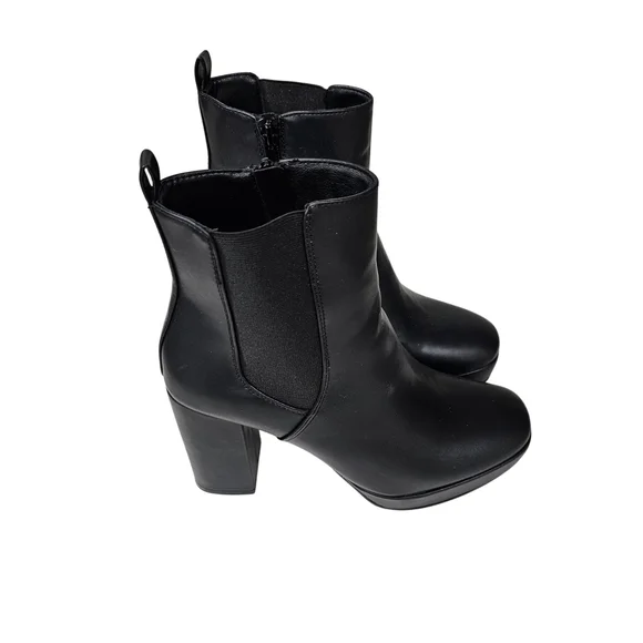 MIA Ginelle black faux leather platform boots. Like new w/box 7.5