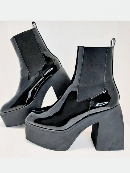 Steve Madden‎ Teaser Patent Leather Boots, Size 8.5