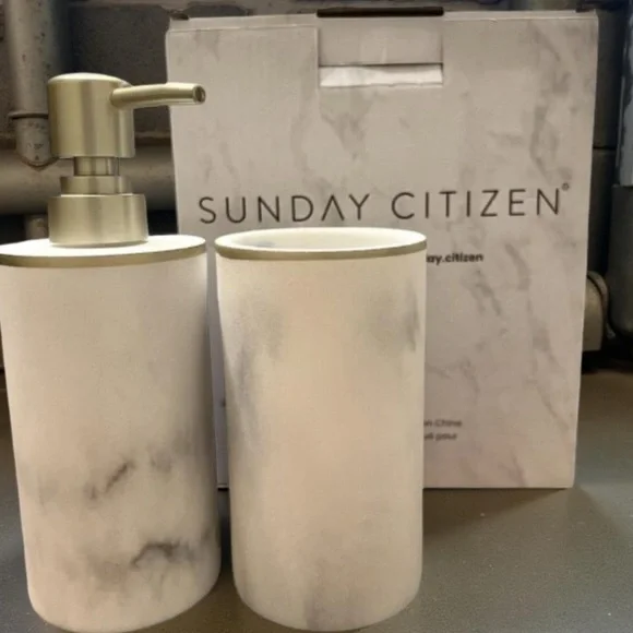 SUNDAY CITIZEN • Elegant Resin Bath Set Soap Dispenser Toothbrush Holder