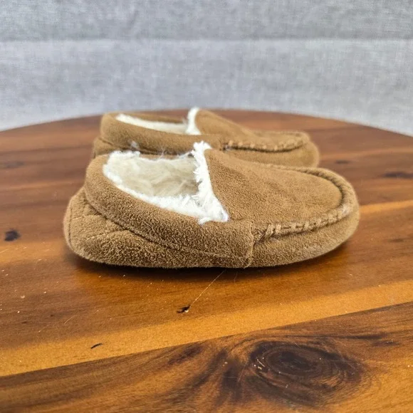 The Children's Place Brown Moccasin Slippers Kids‎ Size 6-7 Plush Lined