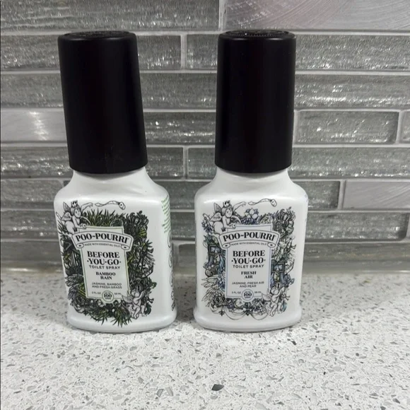 Elegant White Bath Accessories with Vintage Design