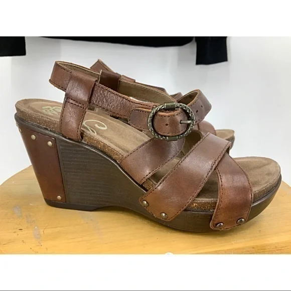 Dansko Freda platform wedge sandal 6 1/2 -7