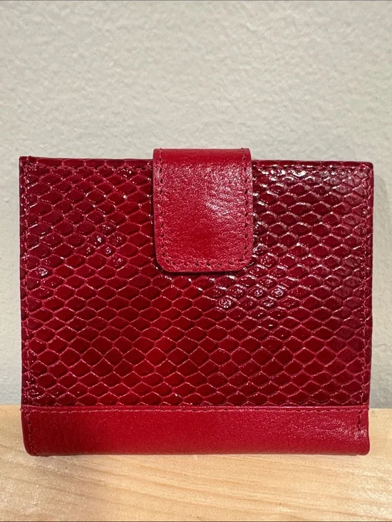 Red Textured Women's Wallet - Classic Compact Design