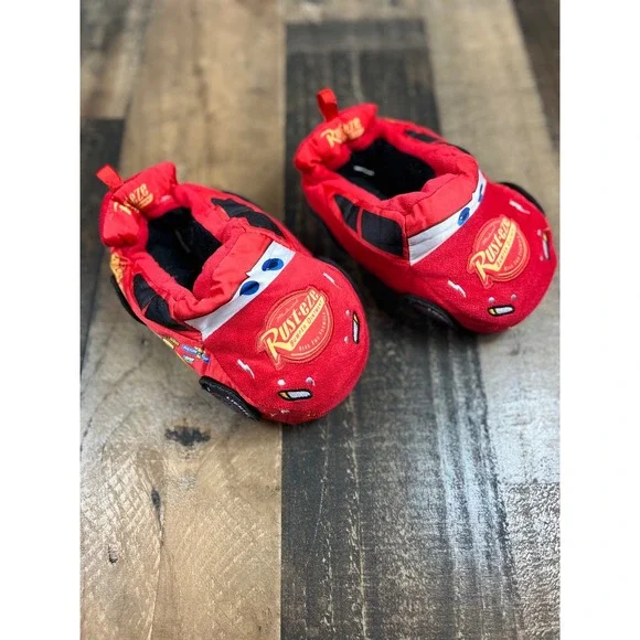Disney Pixar Cars Lightning McQueen‎ Red Plush Slippers Kids Size 9/10 Rust-eze