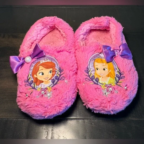 Sophia The First Girls 11/12 Pink Fuzzy Slippers