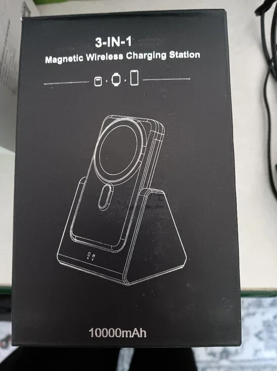 Magetic Wireless Charging Station .
