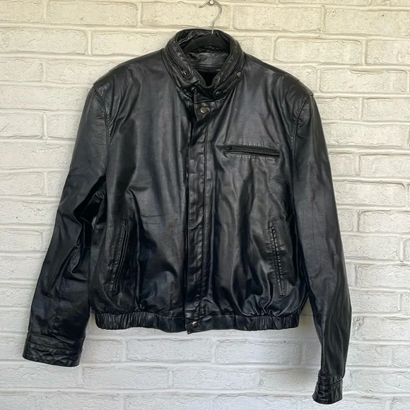 Bermans Vintage 1980s Leather Black Leather 44L Bomber Moto Jacket