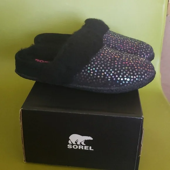 SOREL Girl's Nakiska Iridescent Polka Dot Suede Slippers